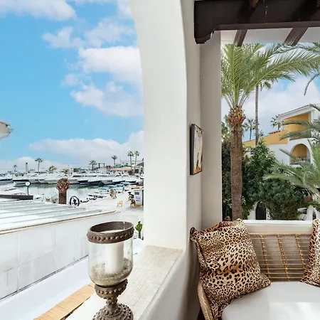 Beautiful Frontline Apartment