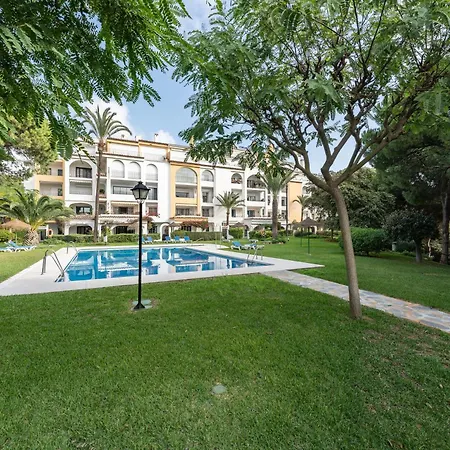 Beautiful Frontline Apartment