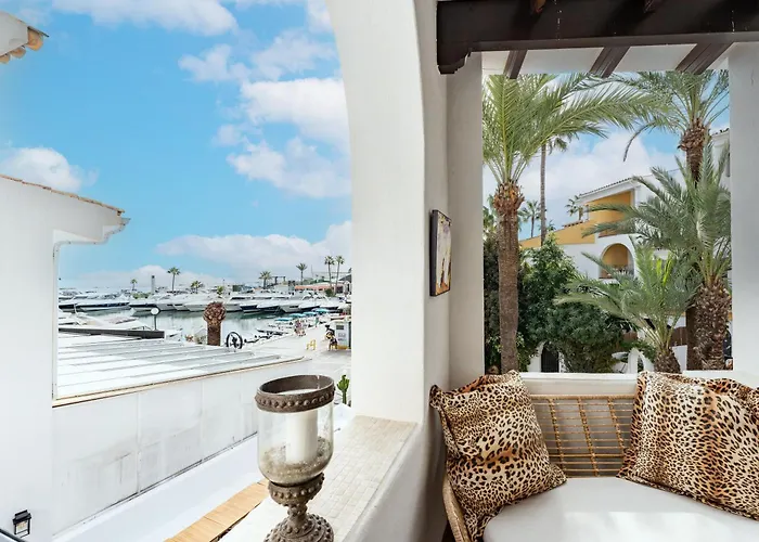 Beautiful Frontline Apartment